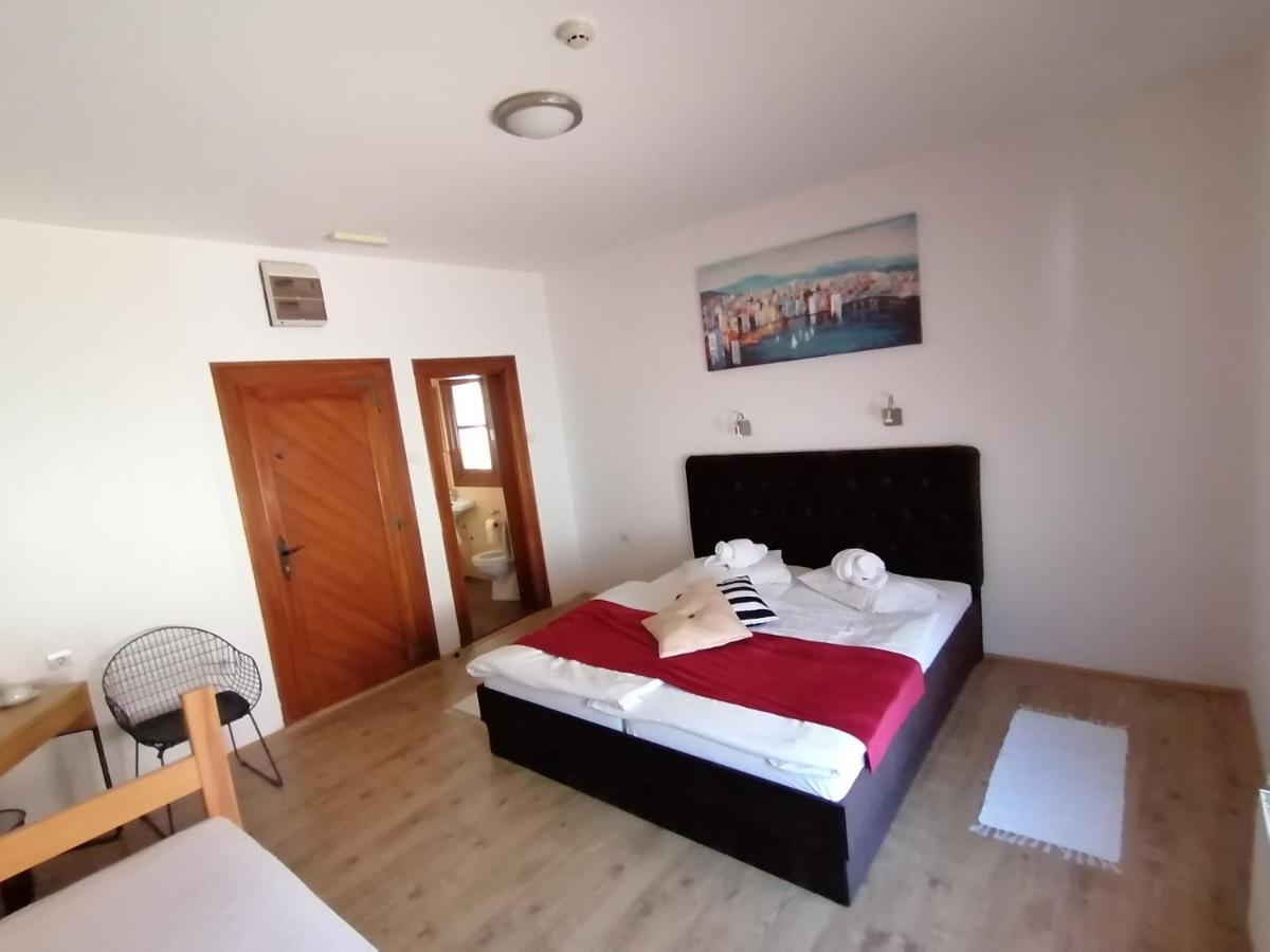 Mon Accommodation Free Parking Ni Eksteriør bilde