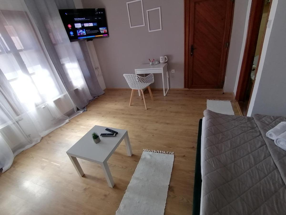 Mon Accommodation Free Parking Ni Eksteriør bilde